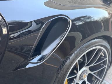 910