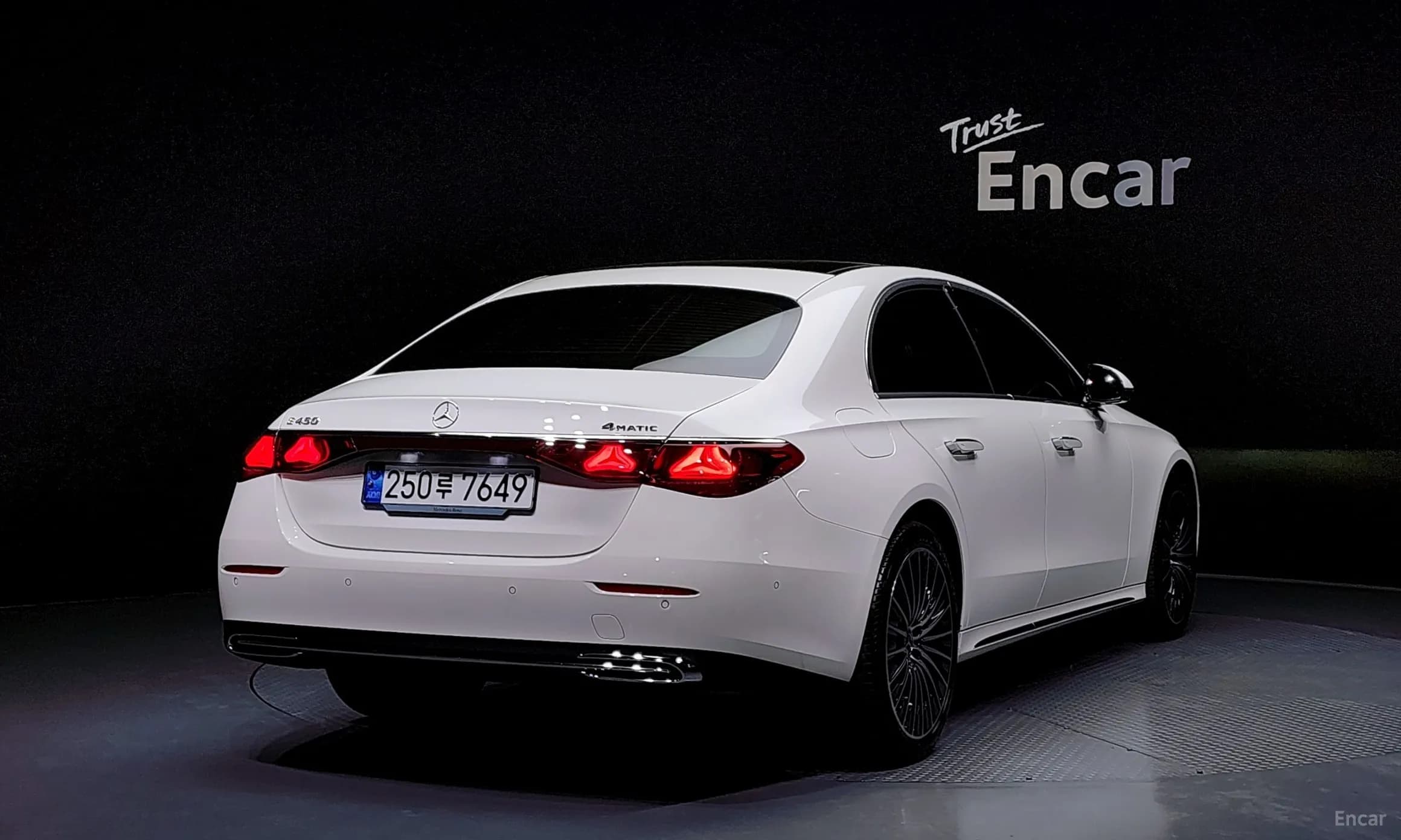 E-Class W214