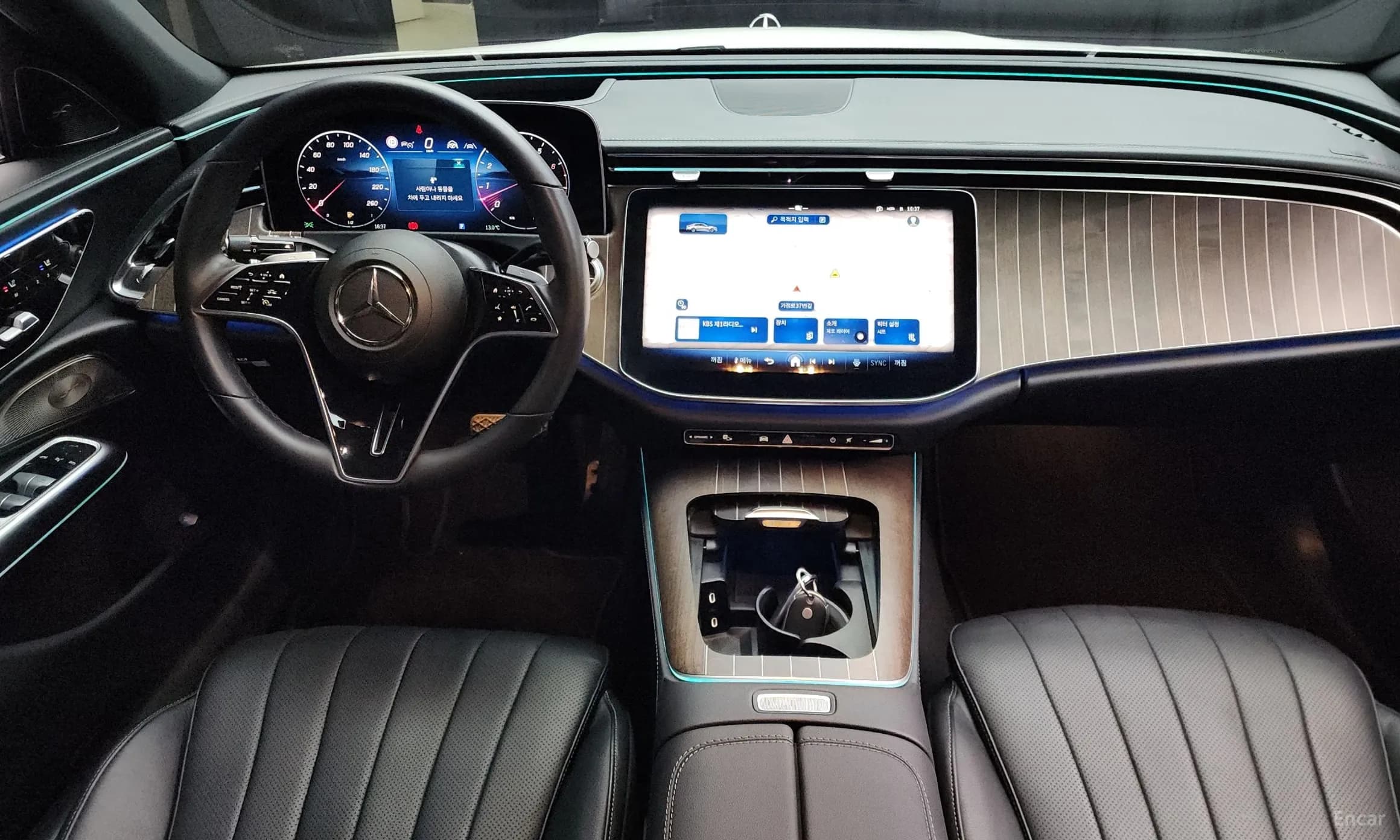 E-Class W214