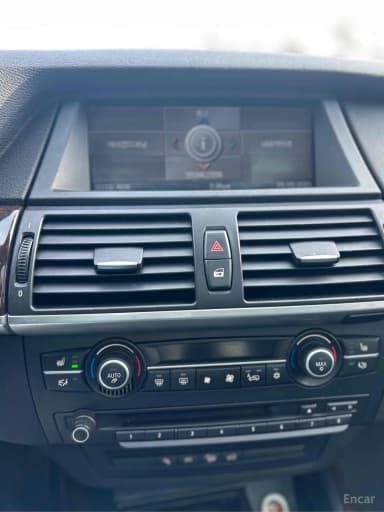 X5 (E70)