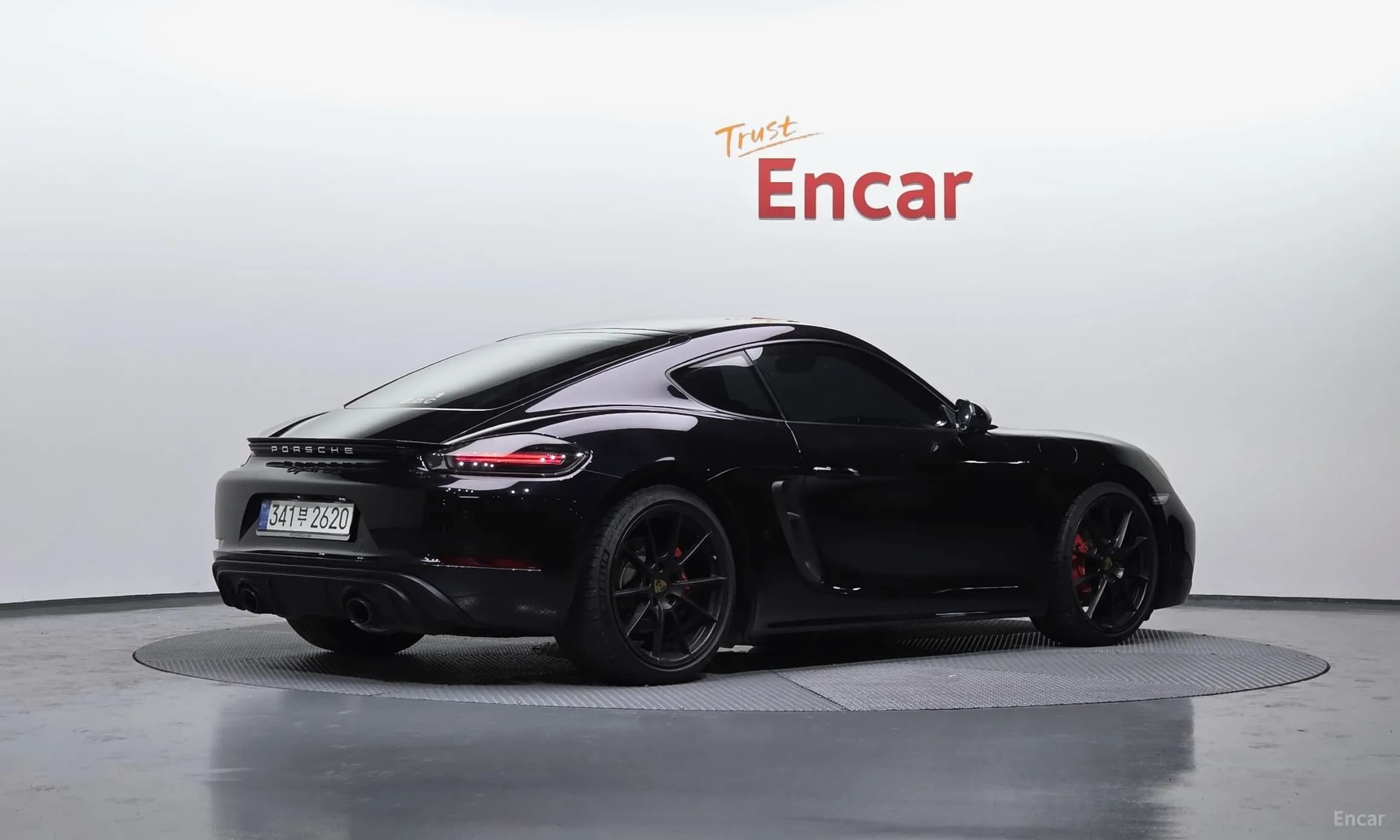 718 Cayman