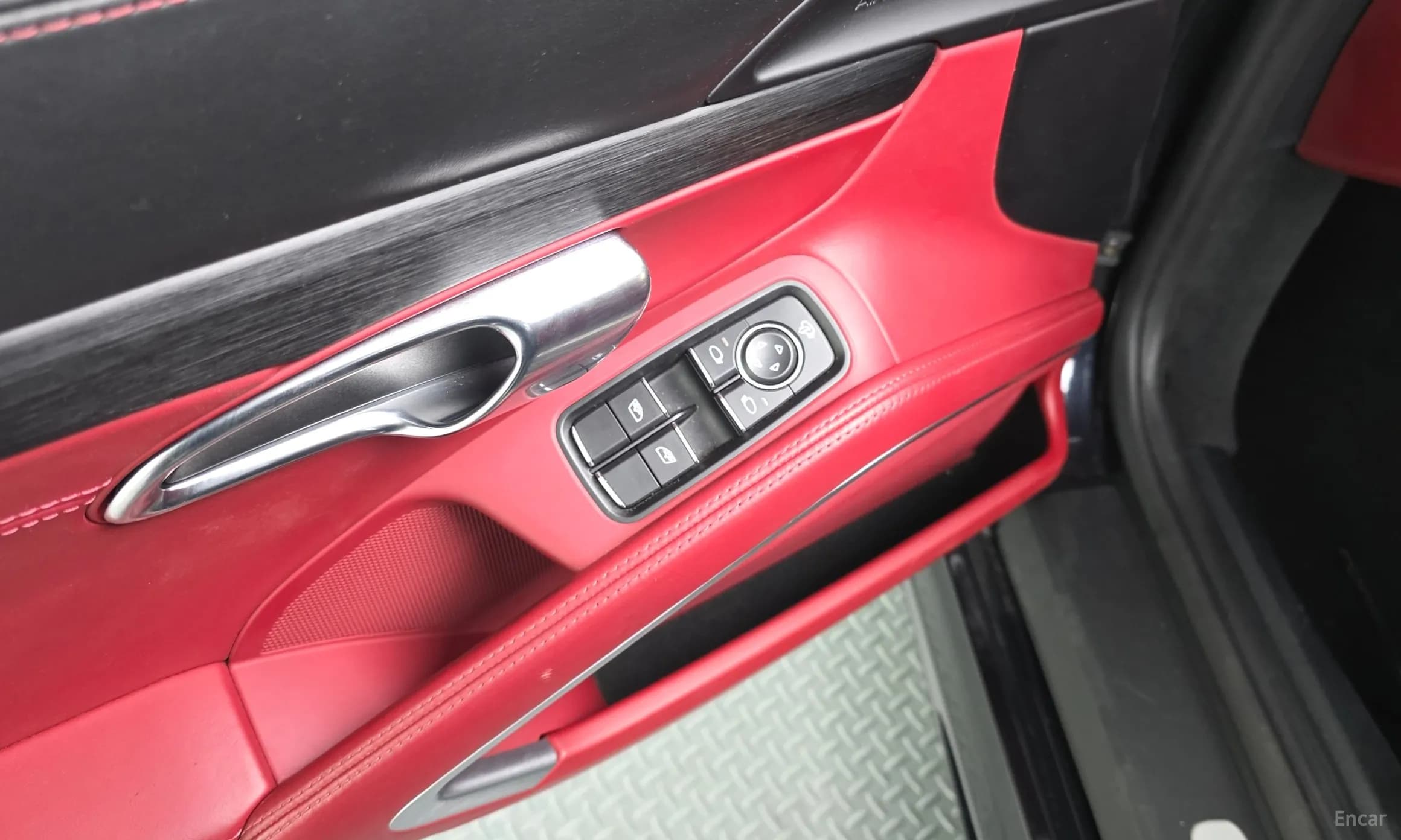 718 Cayman