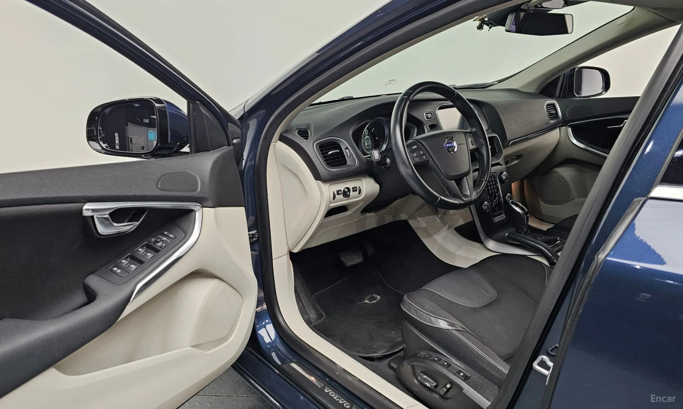 V40