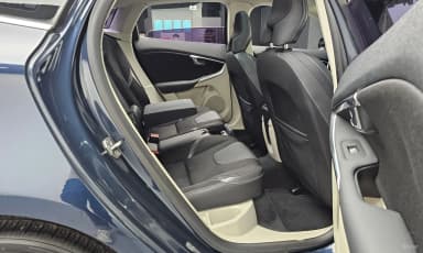 V40