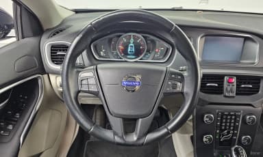 V40