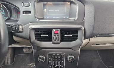 V40