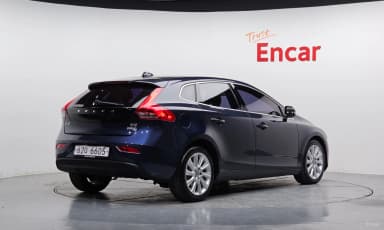 V40