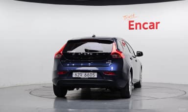 V40
