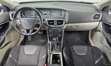 V40