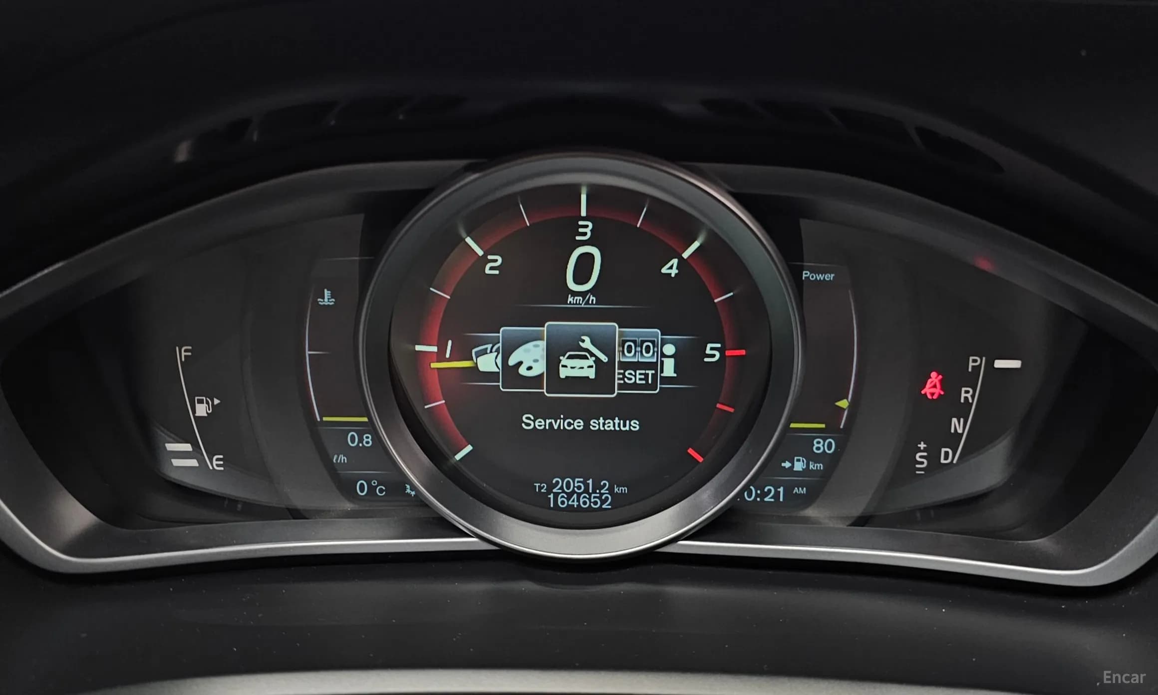 V40