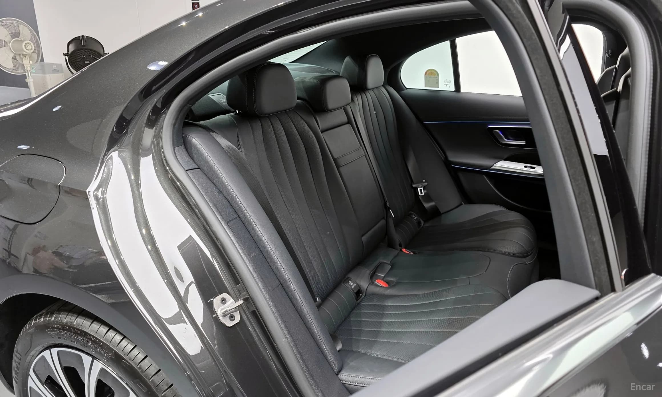 E-Class W214