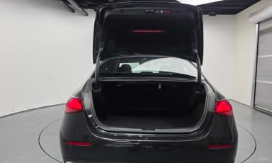 E-Class W214
