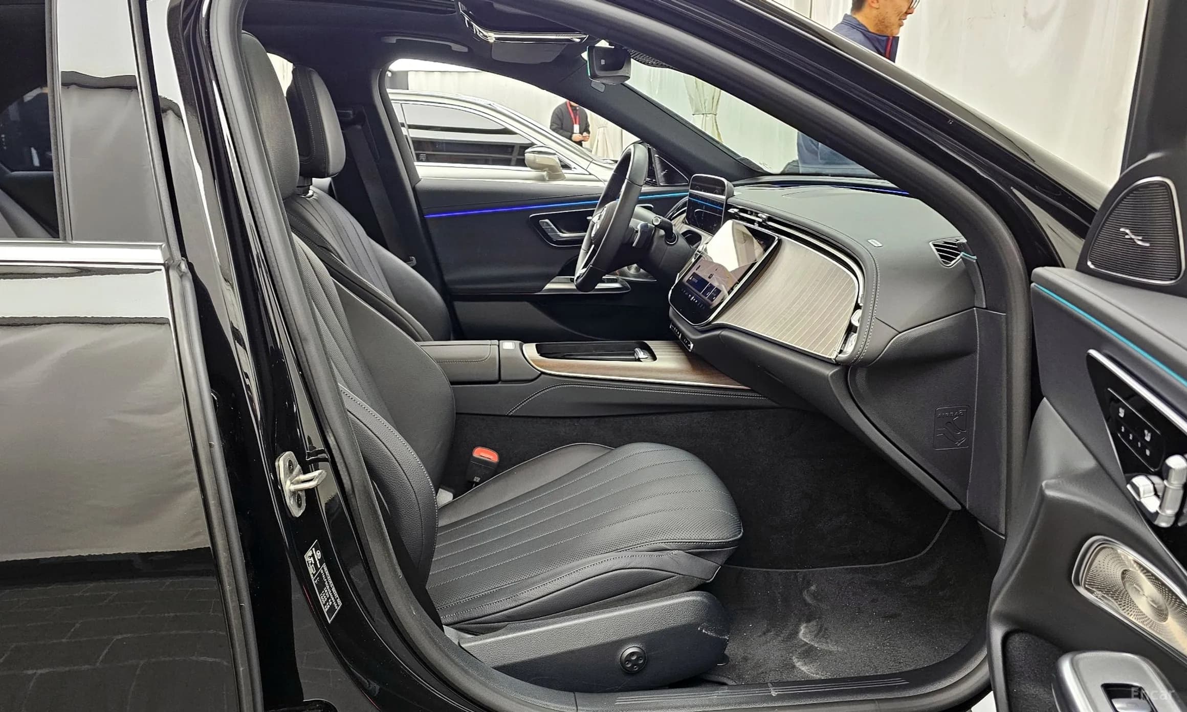 E-Class W214