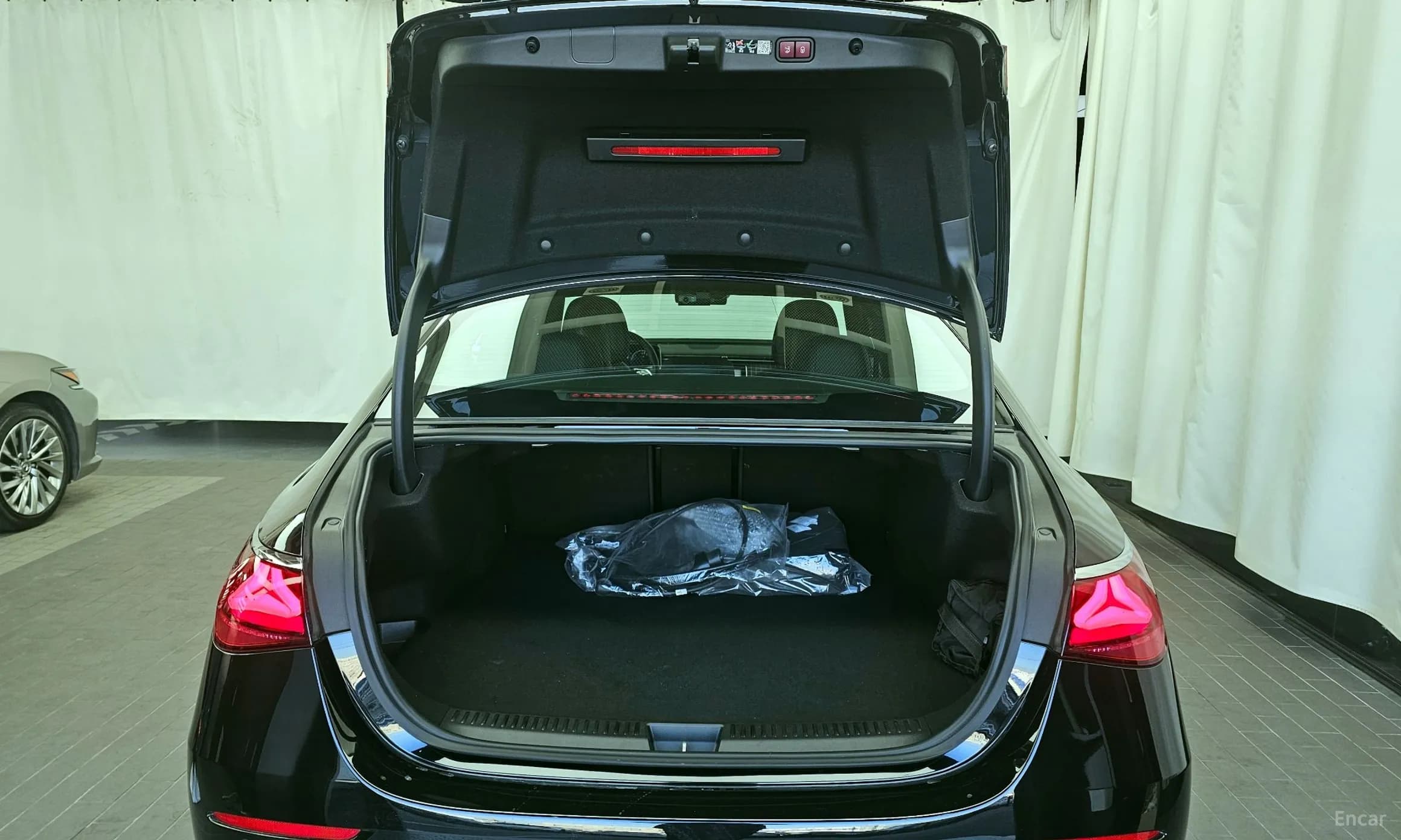 E-Class W214