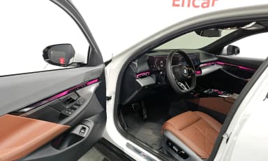 5 Series (G60)