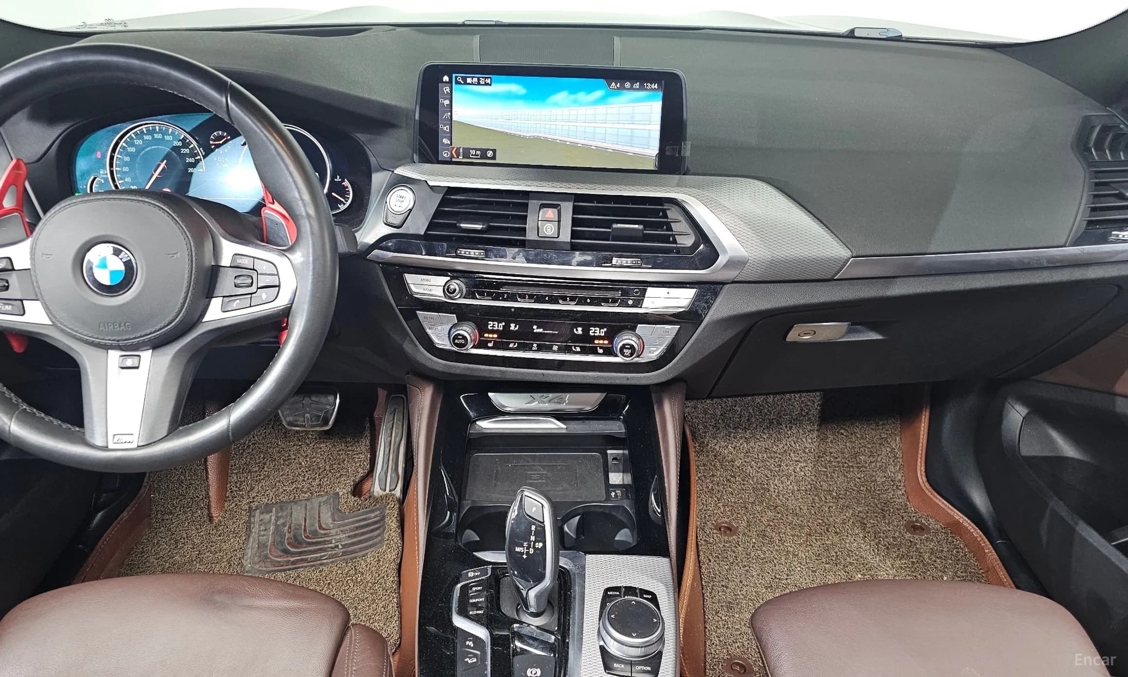 X4 (G02)