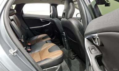 V40 Cross Country