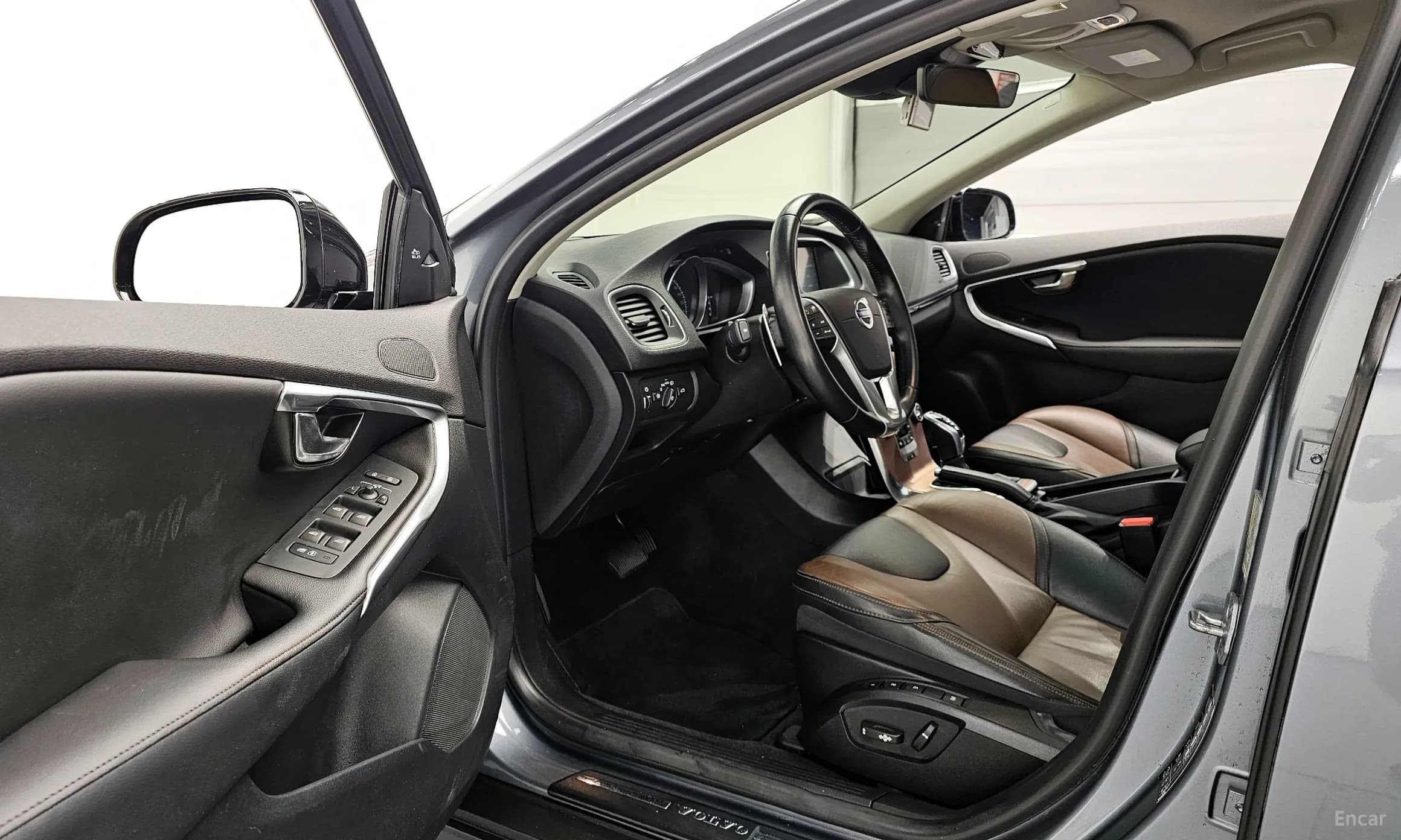 V40 Cross Country