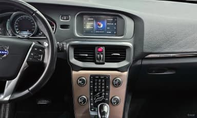 V40 Cross Country