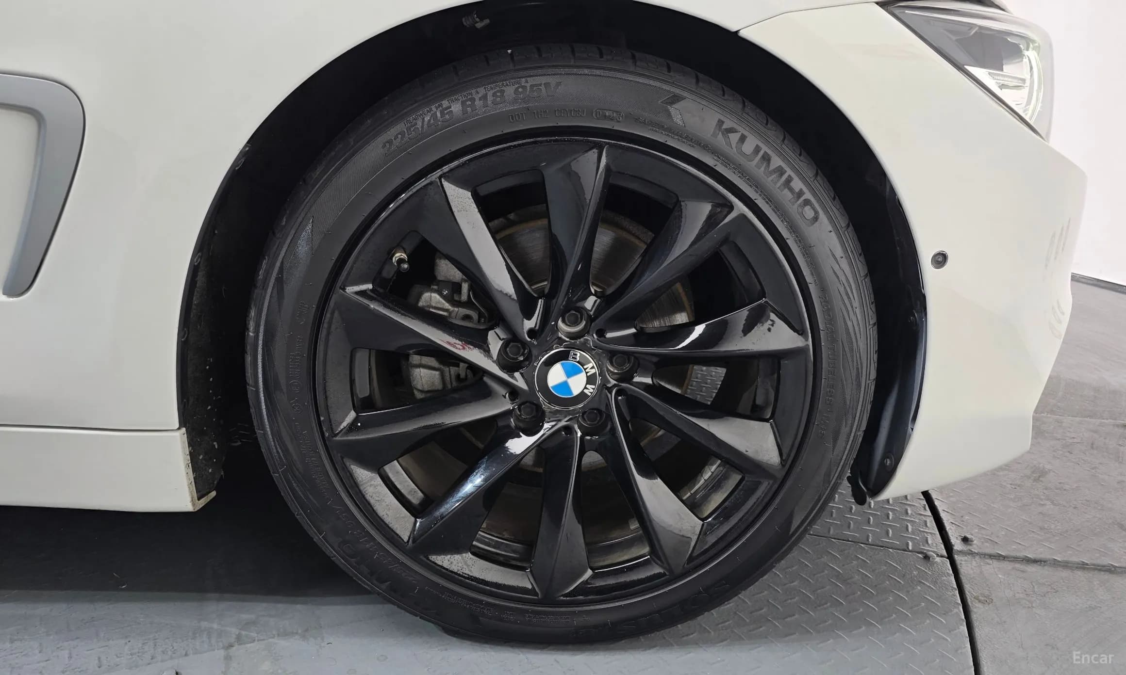 Series 4 (F32)
