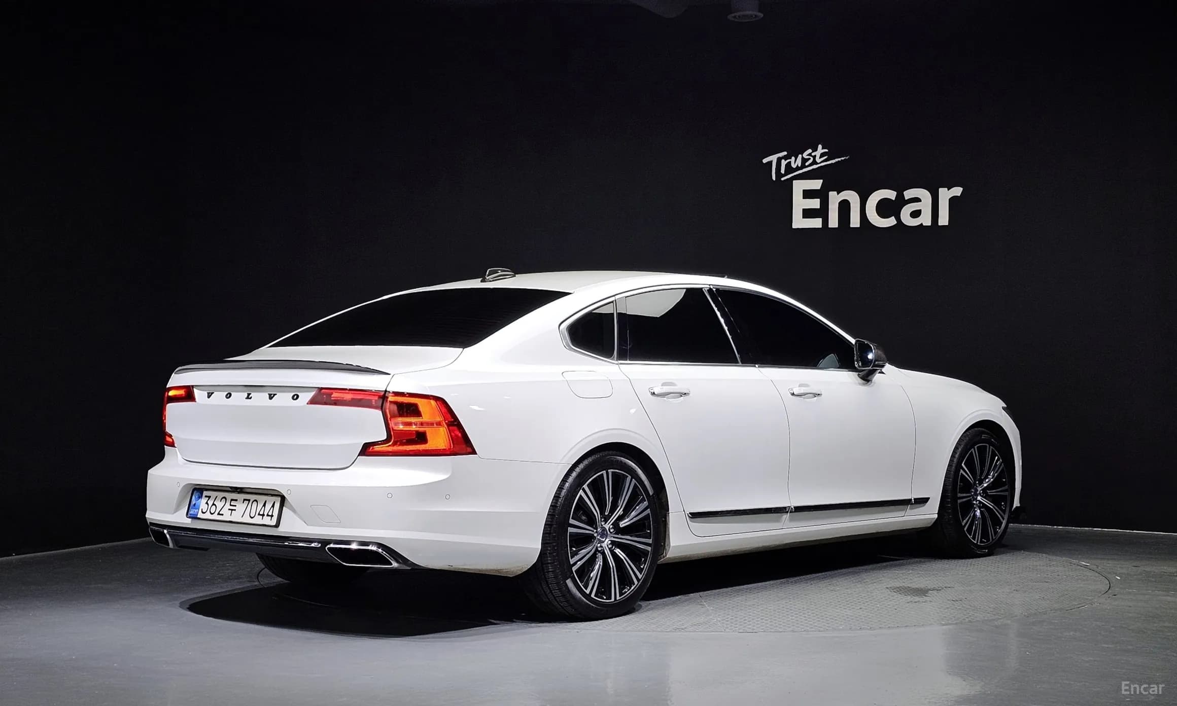 S90