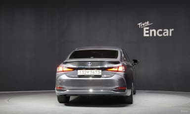 ES300h 7th Generation