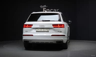 Q7 (4M)