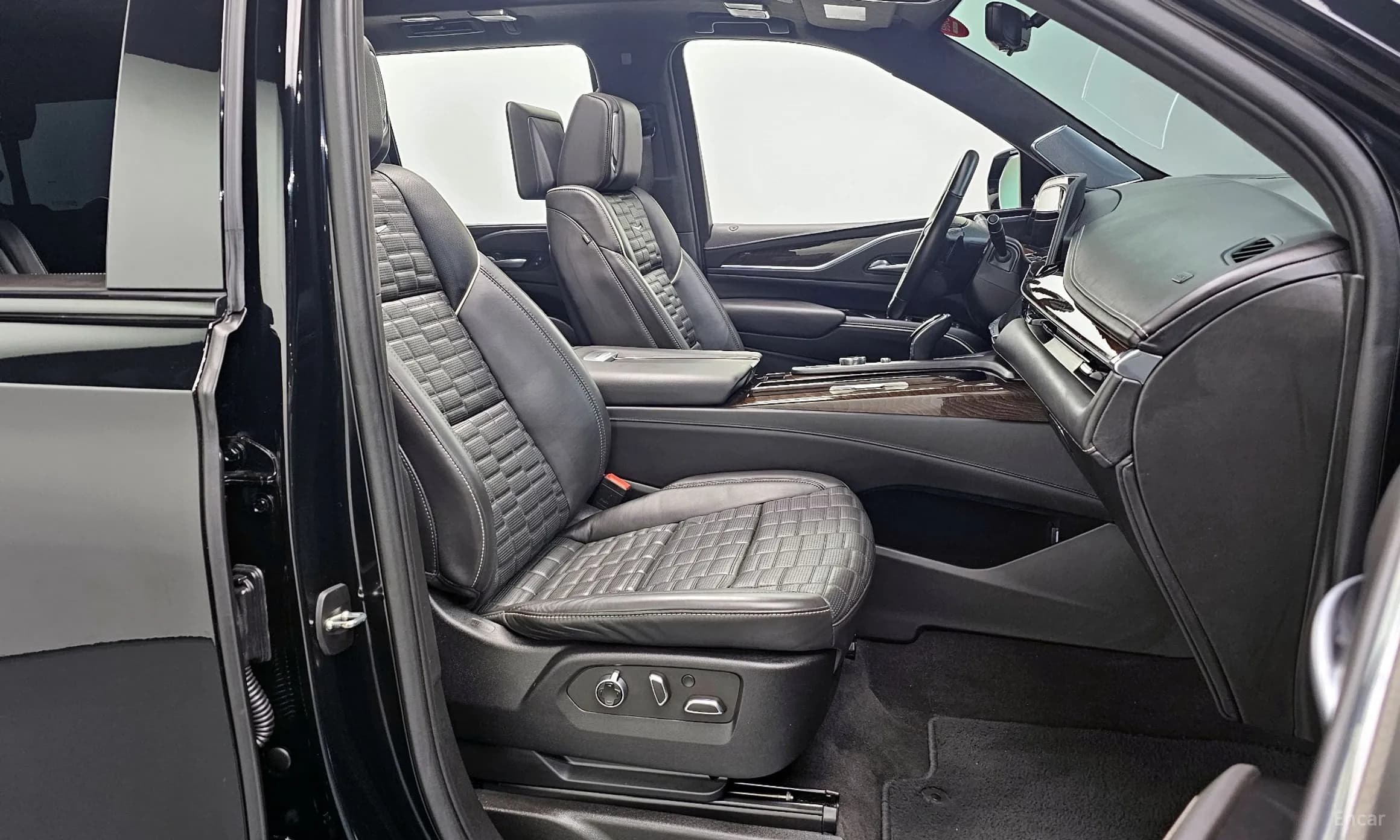 Escalade 5th Generation