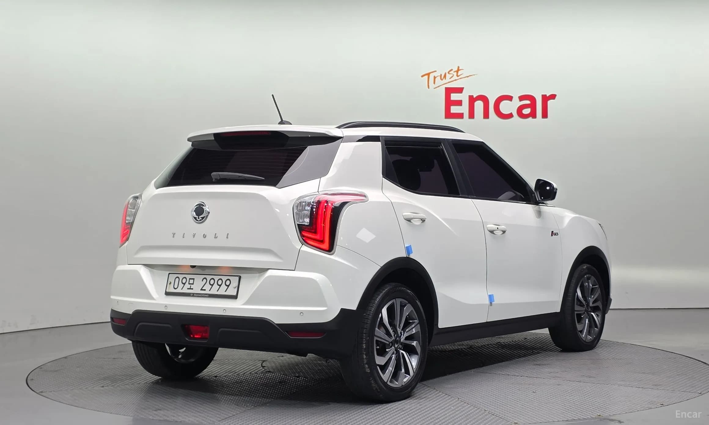 Berry New Tivoli