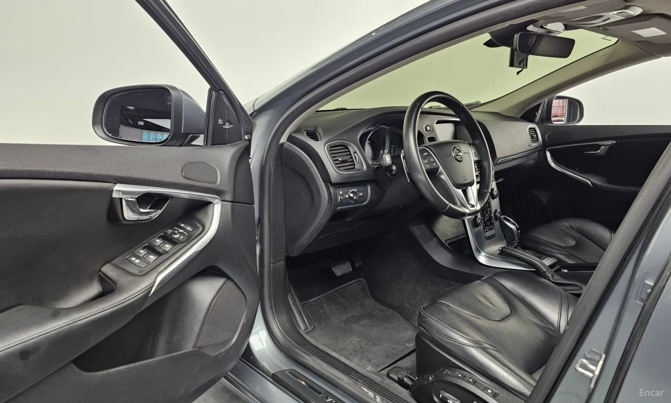 V40