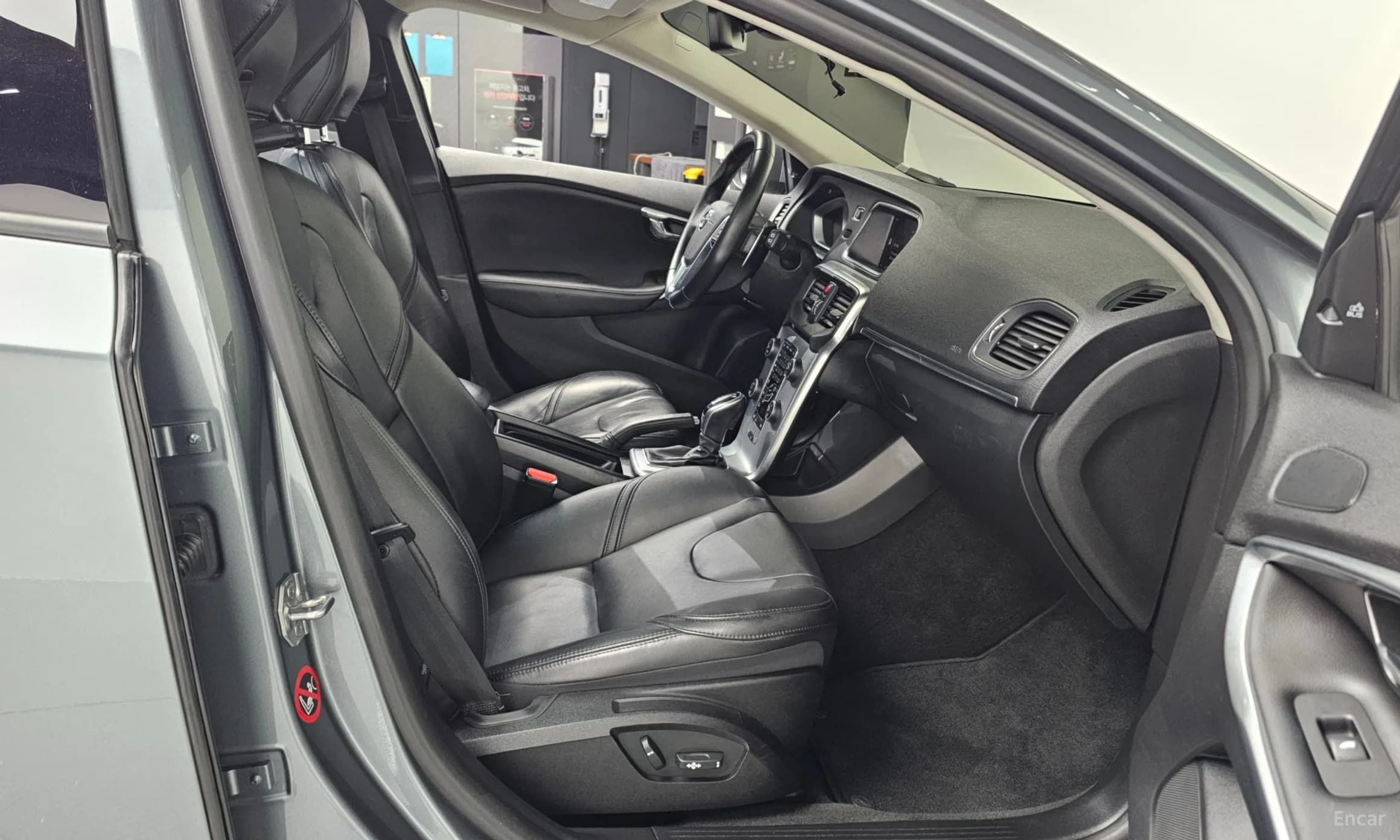 V40