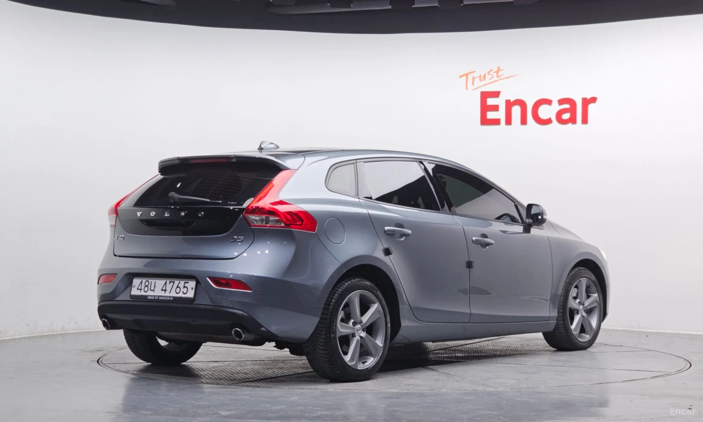 V40