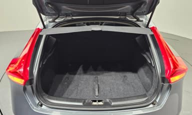 V40