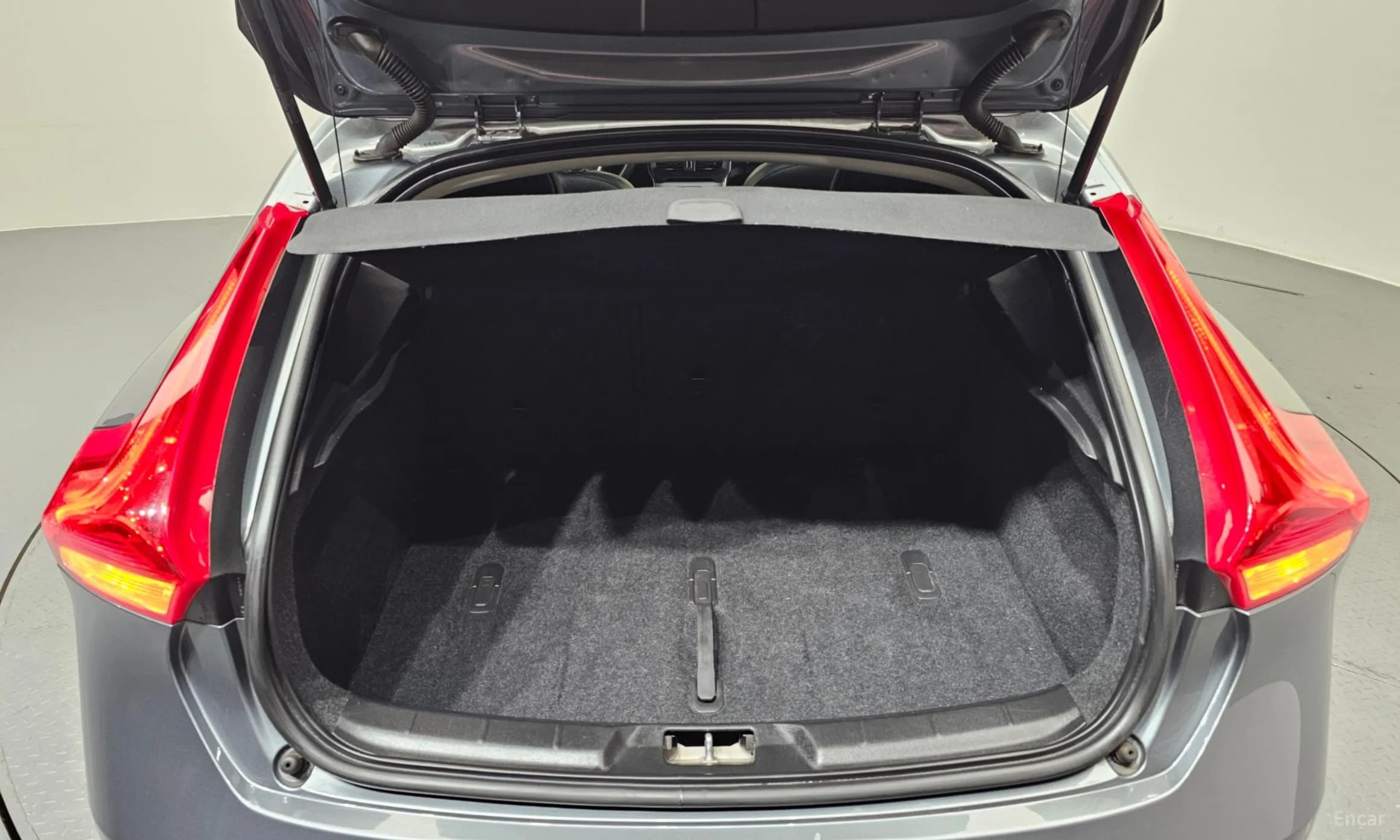 V40