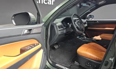 Rexton Sports Khan