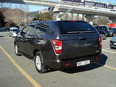 Rexton Sports Khan