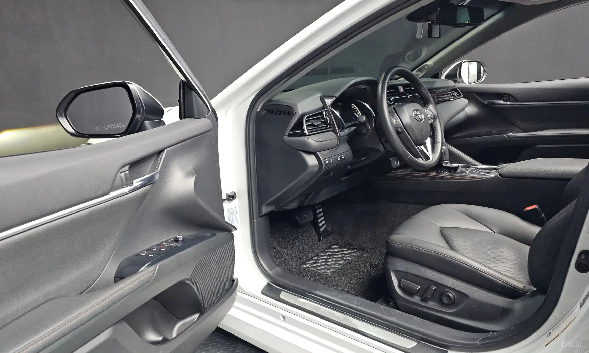 Camry (XV70)