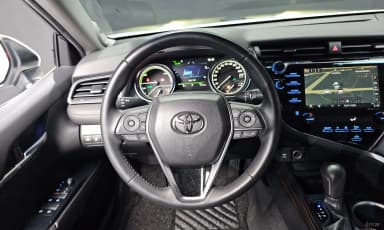 Camry (XV70)