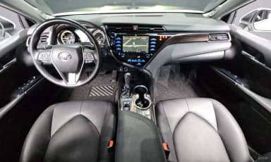 Camry (XV70)