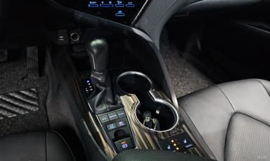 Camry (XV70)