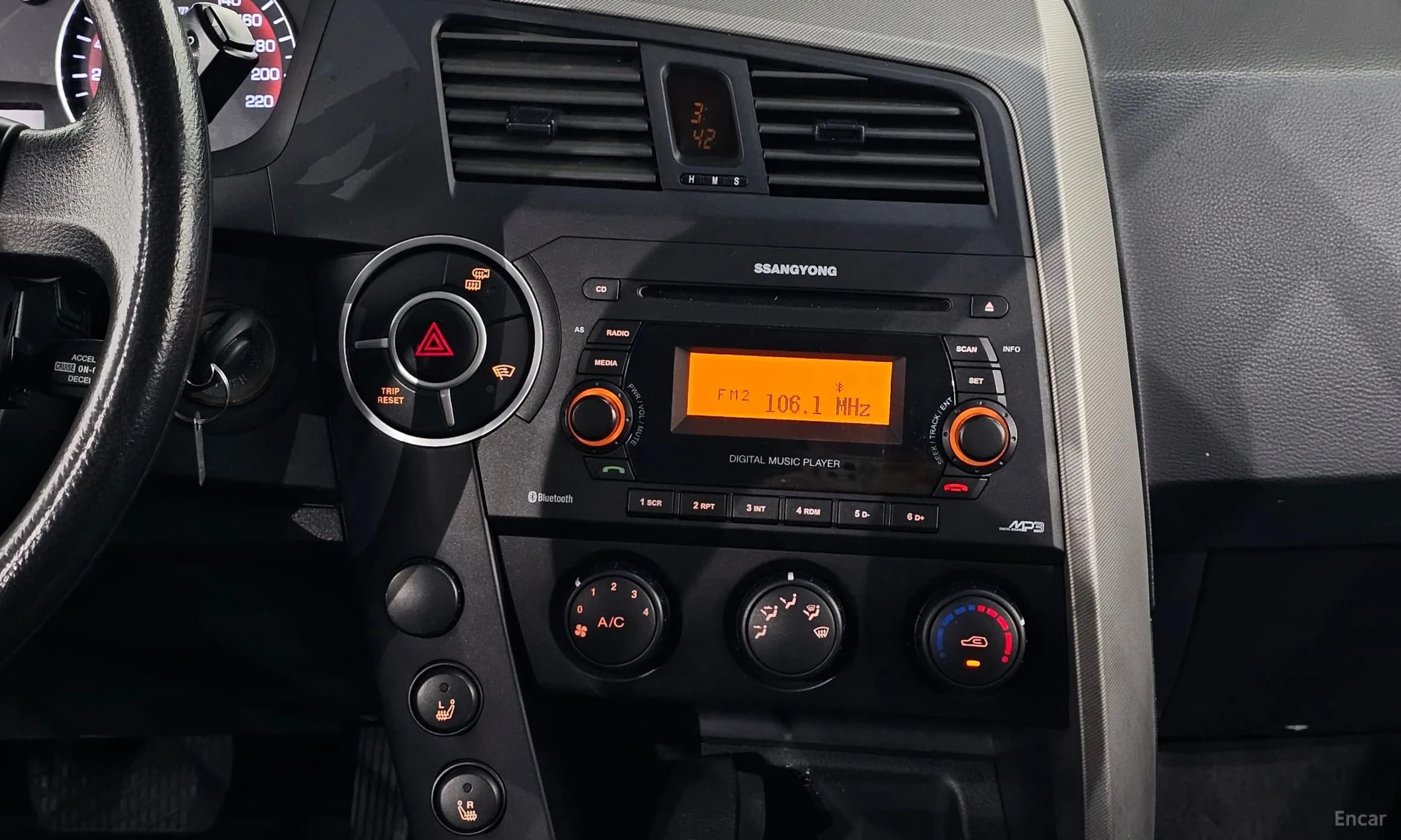 Korando Sports
