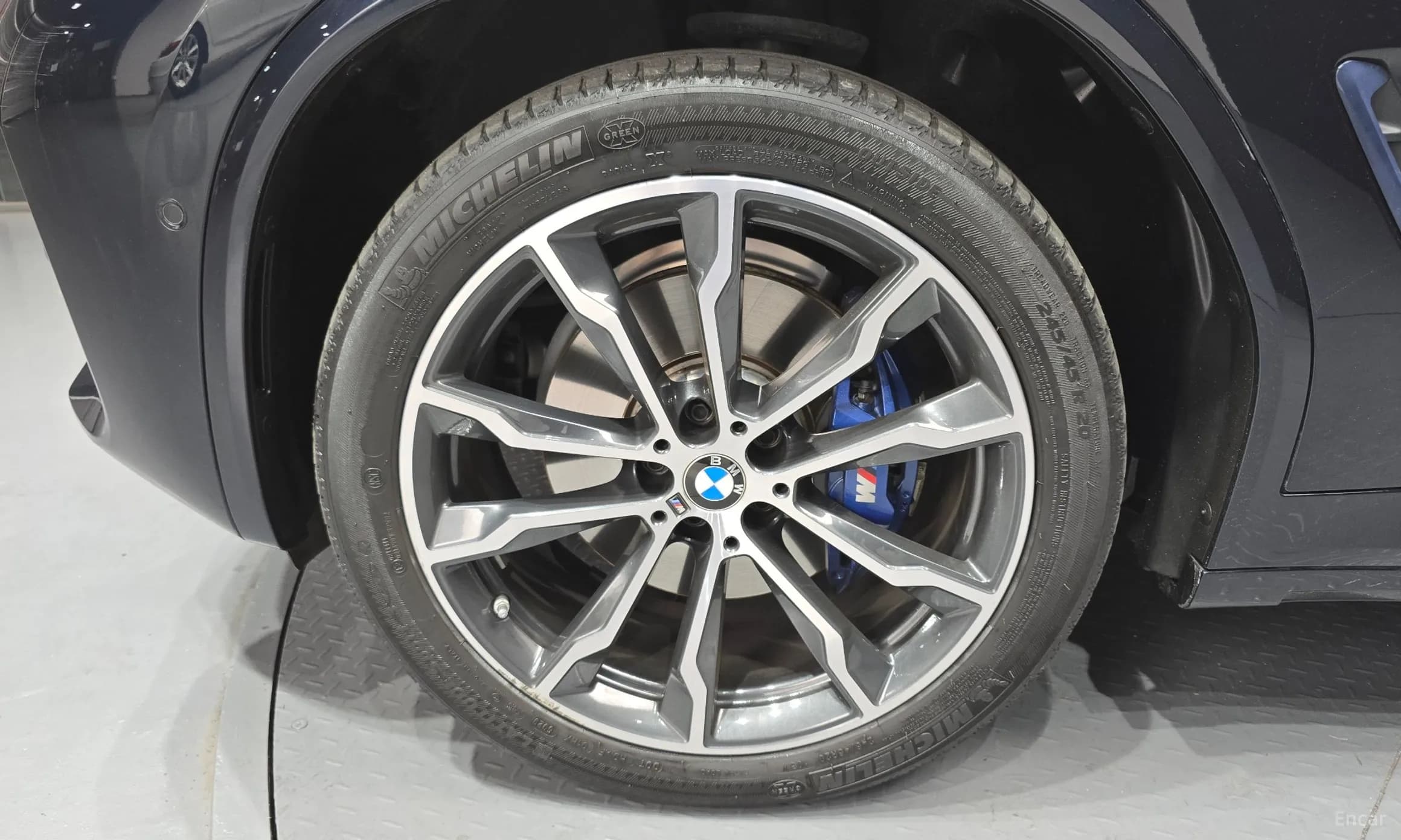X3 (G01)