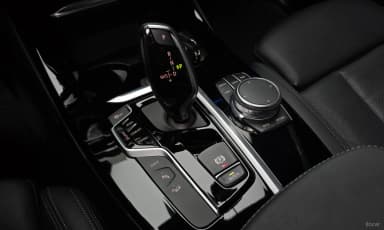 X3 (G01)