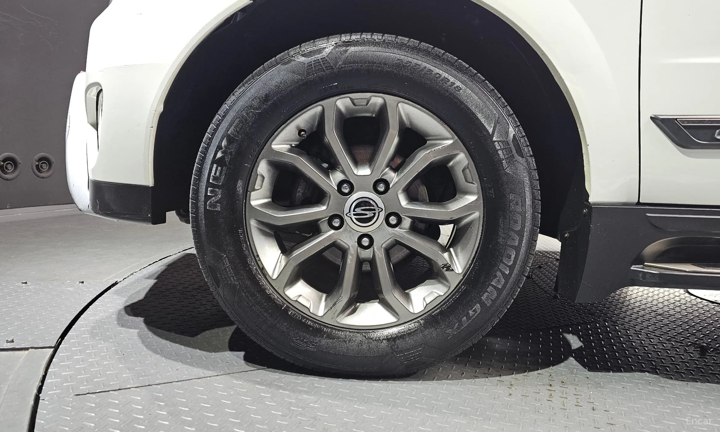 Korando Sports