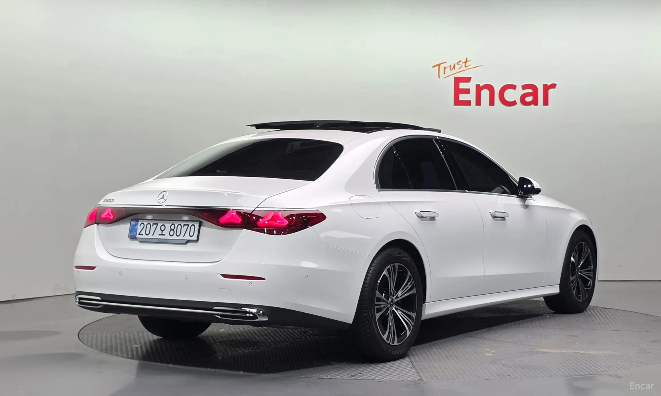 E-Class W214