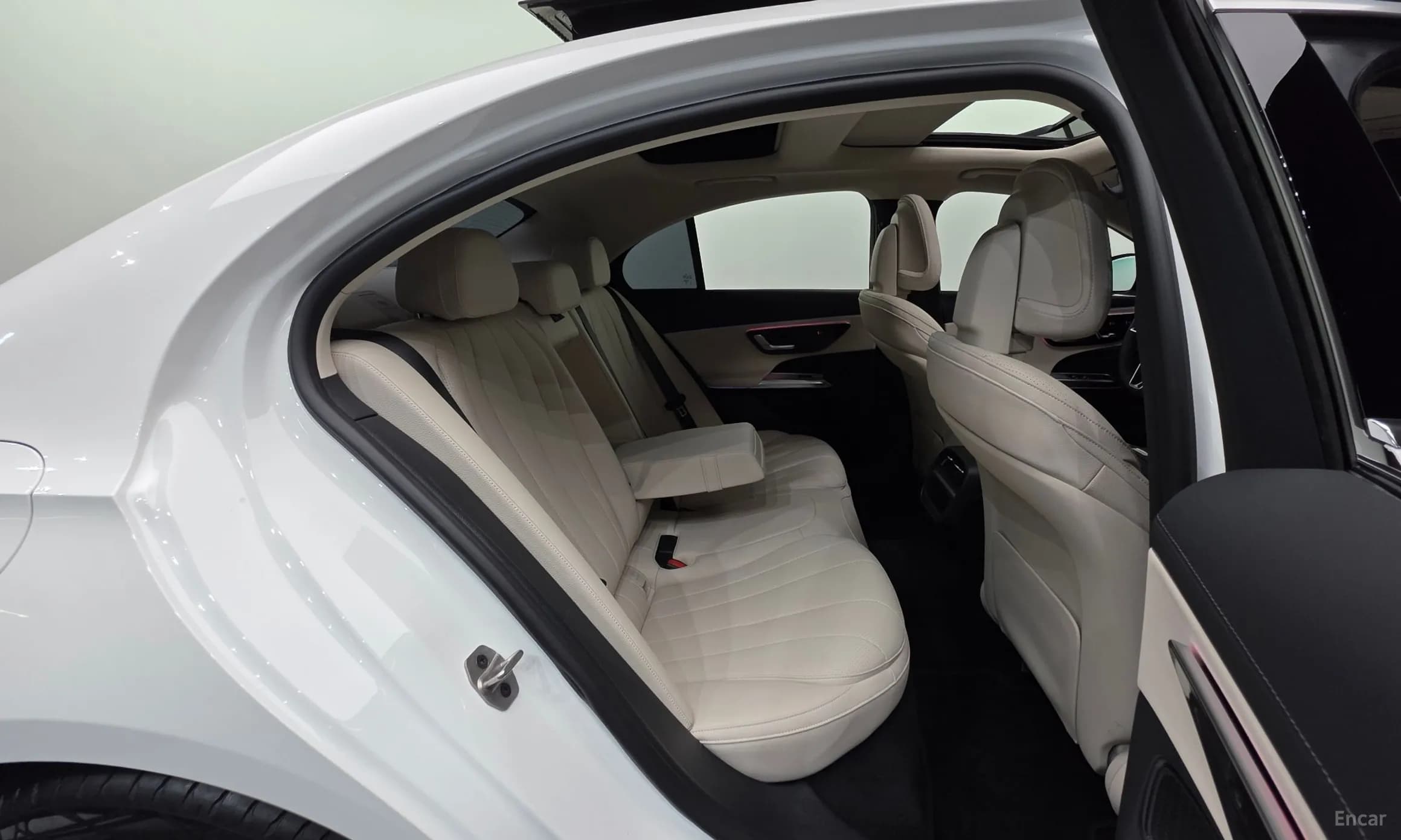 E-Class W214