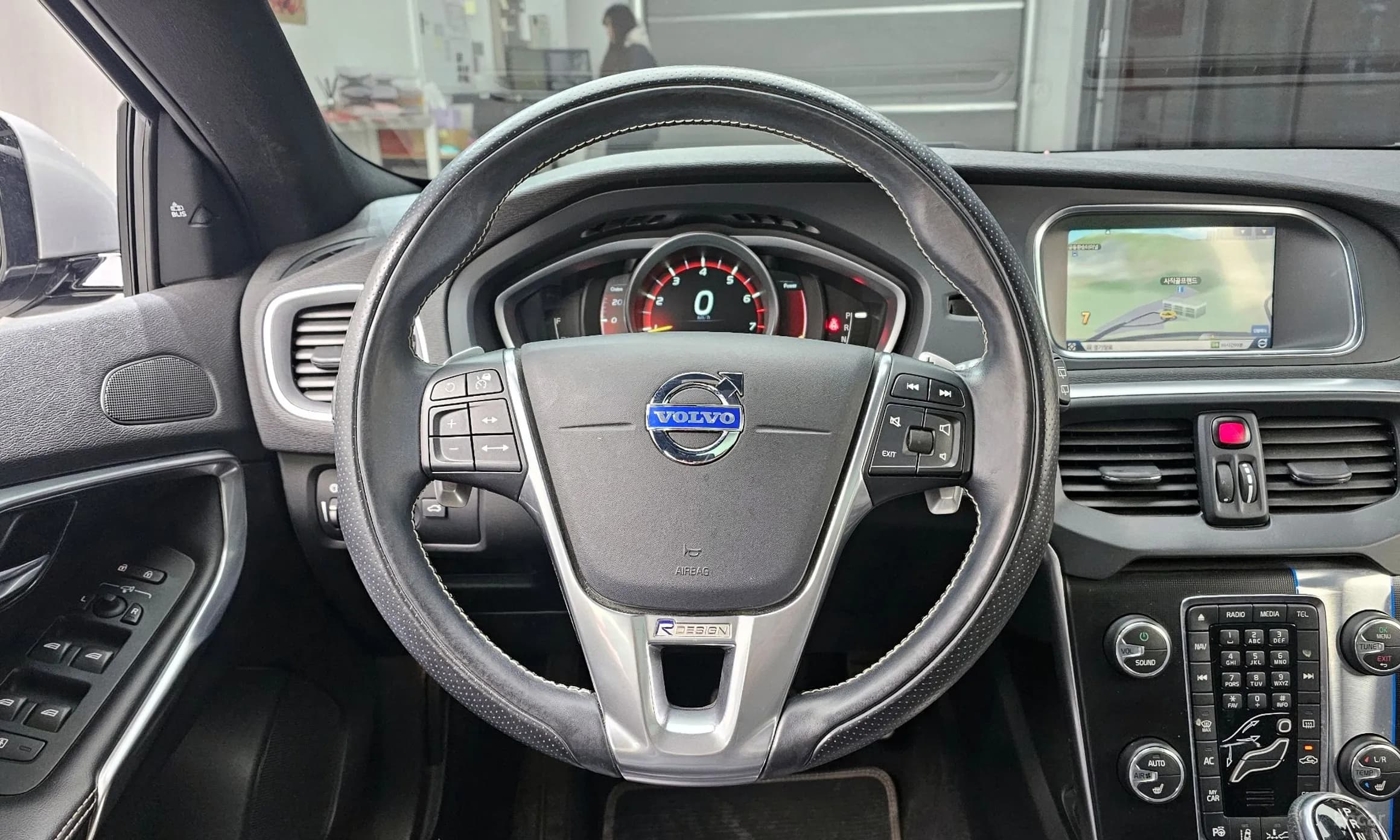 V40