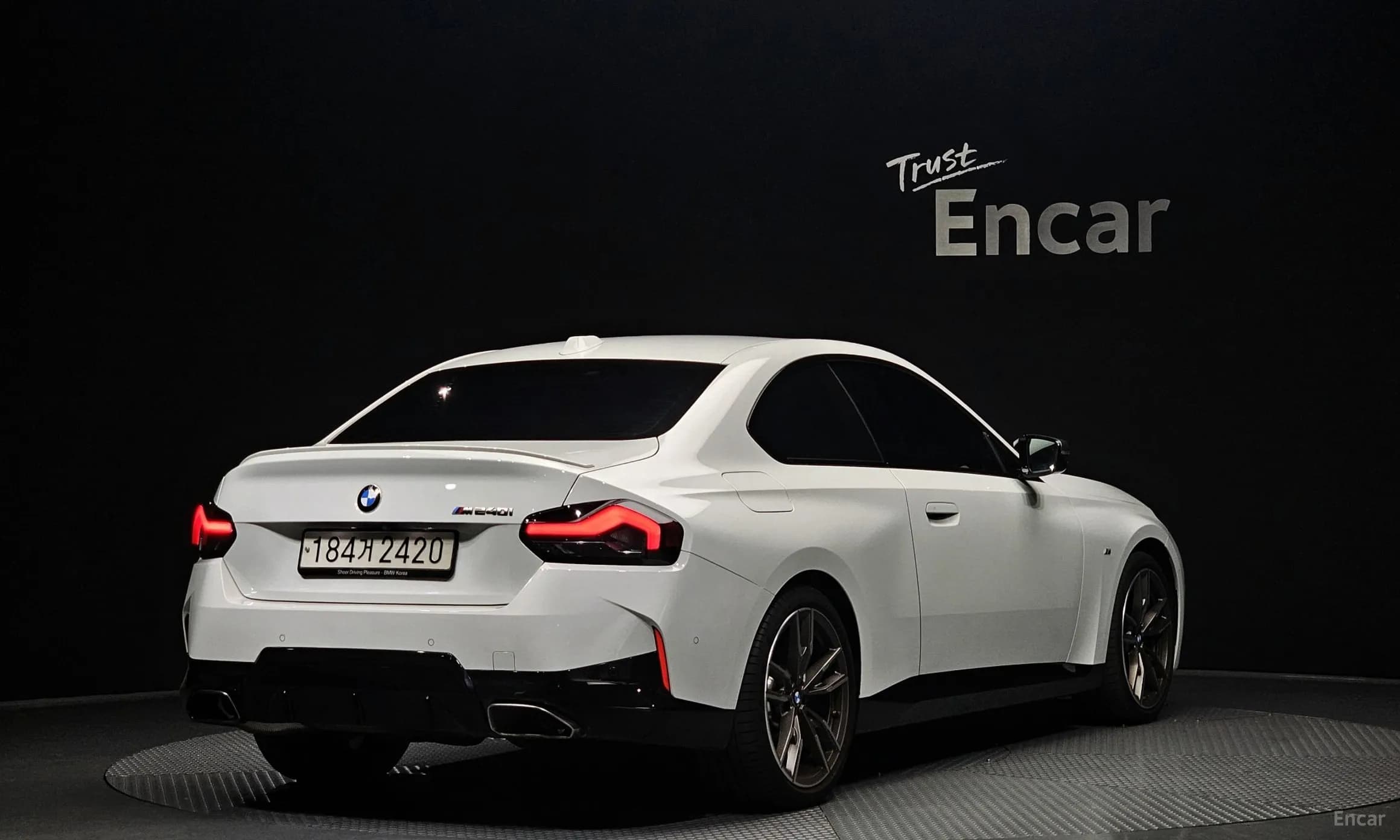2 Series (G42)