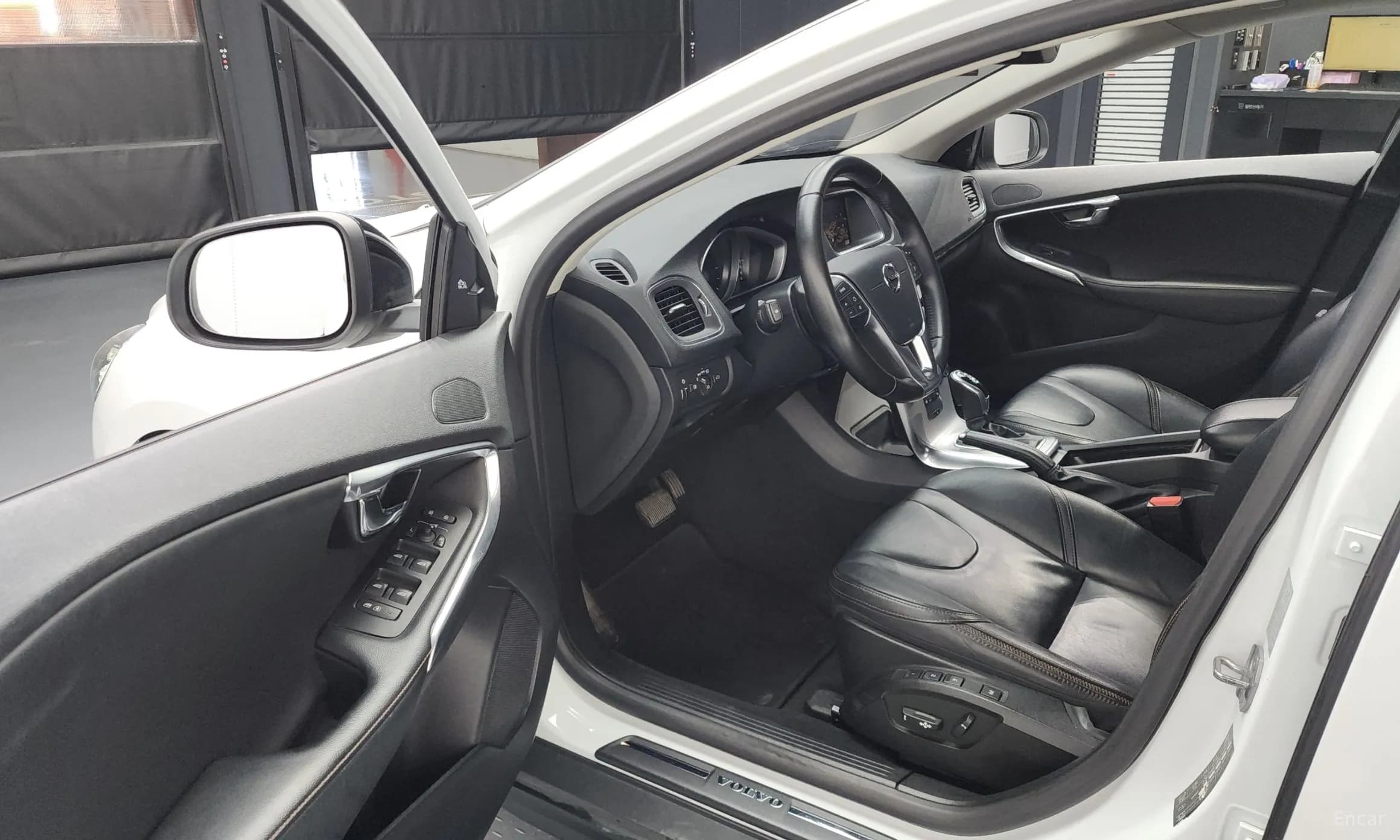 V40 Cross Country