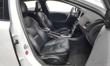 V40 Cross Country